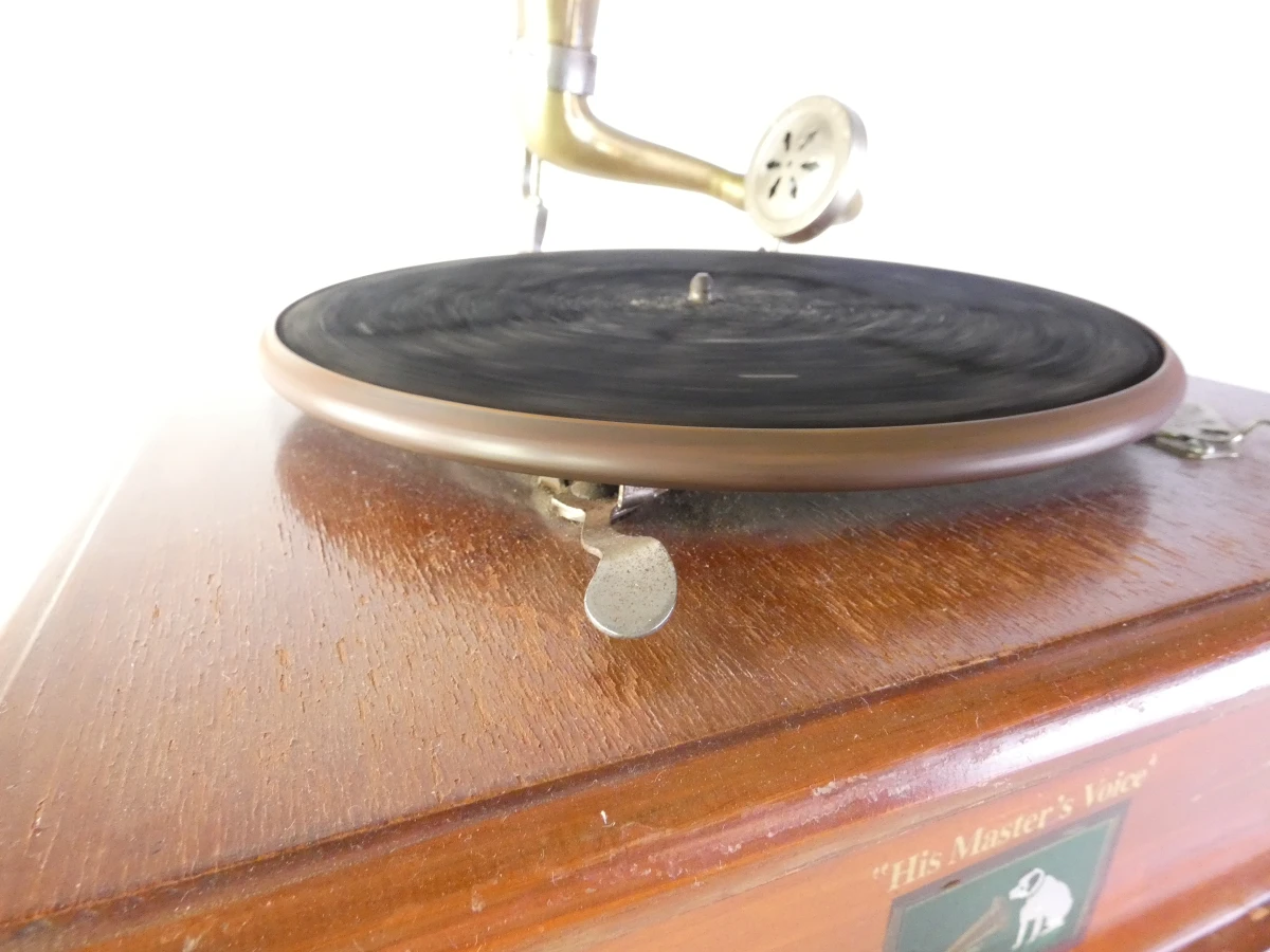 Reproductie van een His Master's Voice (HMV) grammofoon(jaren 90) - foto 7