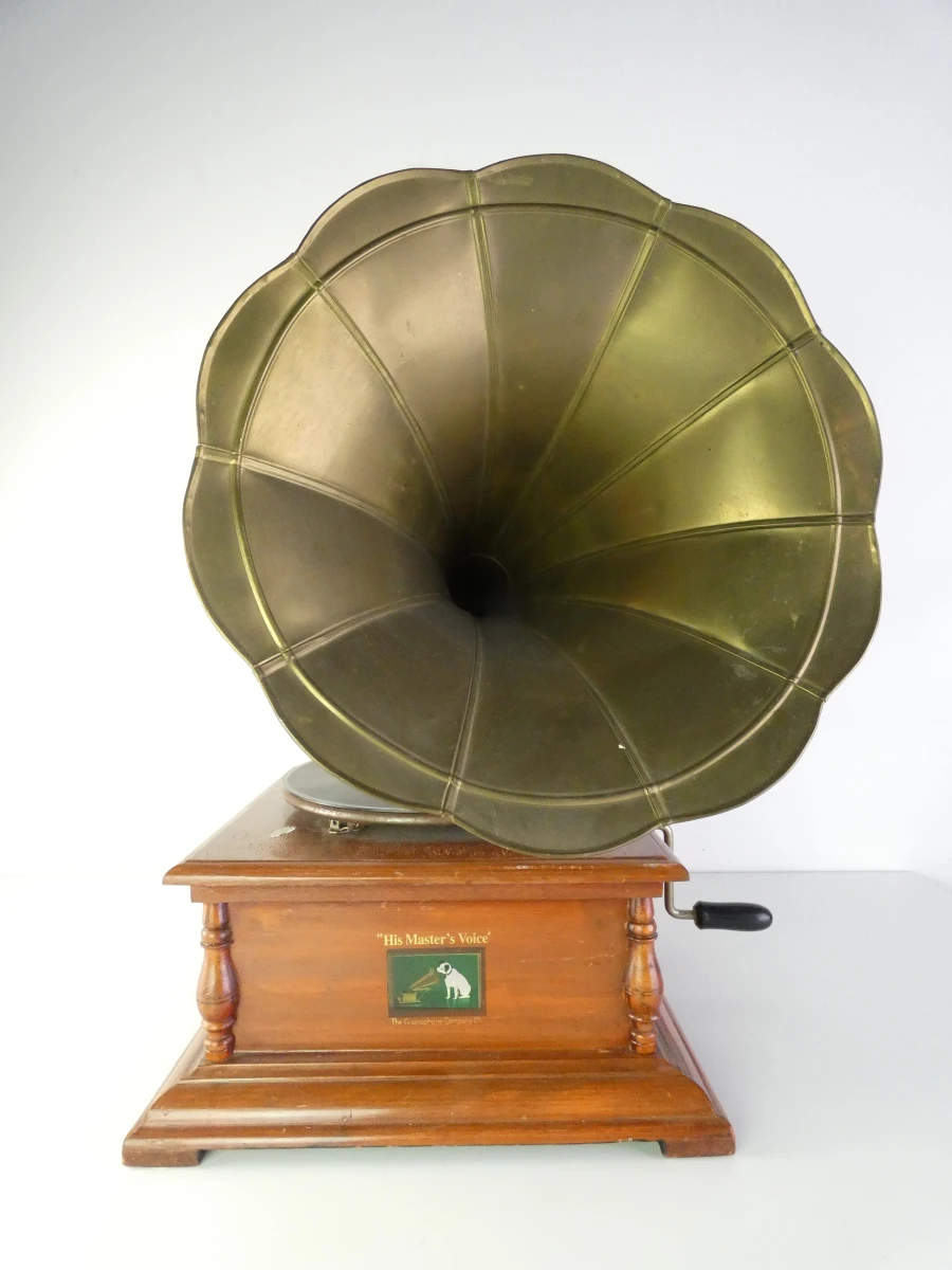 Reproductie van een His Master's Voice (HMV) grammofoon(jaren 90) - foto 20