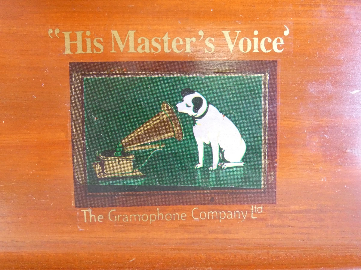 Reproductie van een His Master's Voice (HMV) grammofoon(jaren 90) - foto 17