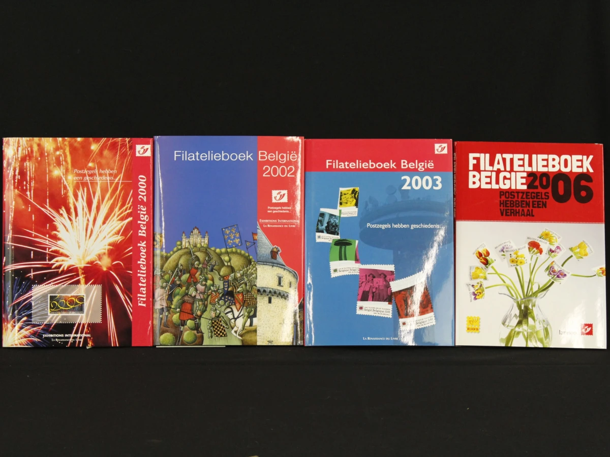 Lot van Nationale & internationale postzegels, postzegelalbums en Filatelistische boeken - foto 2