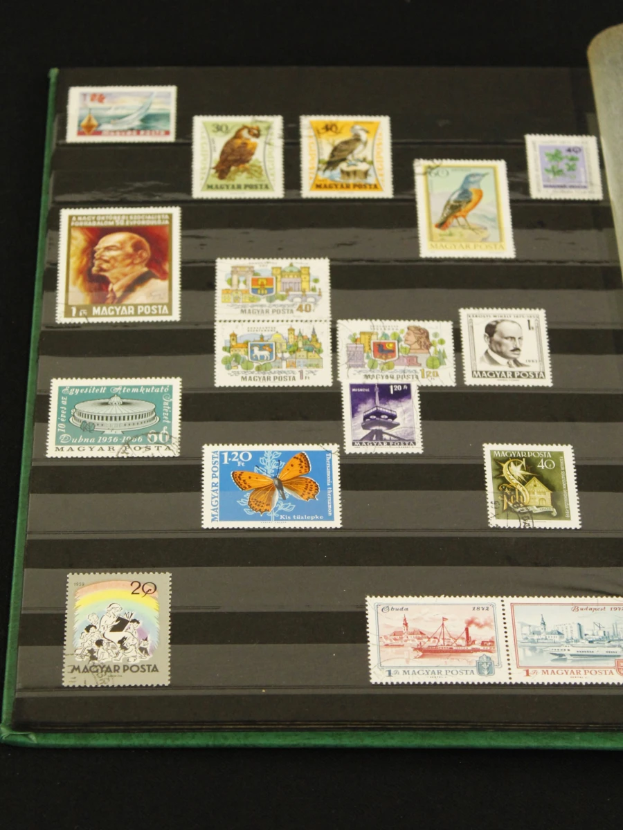 Lot van Nationale & internationale postzegels, postzegelalbums en Filatelistische boeken - foto 9