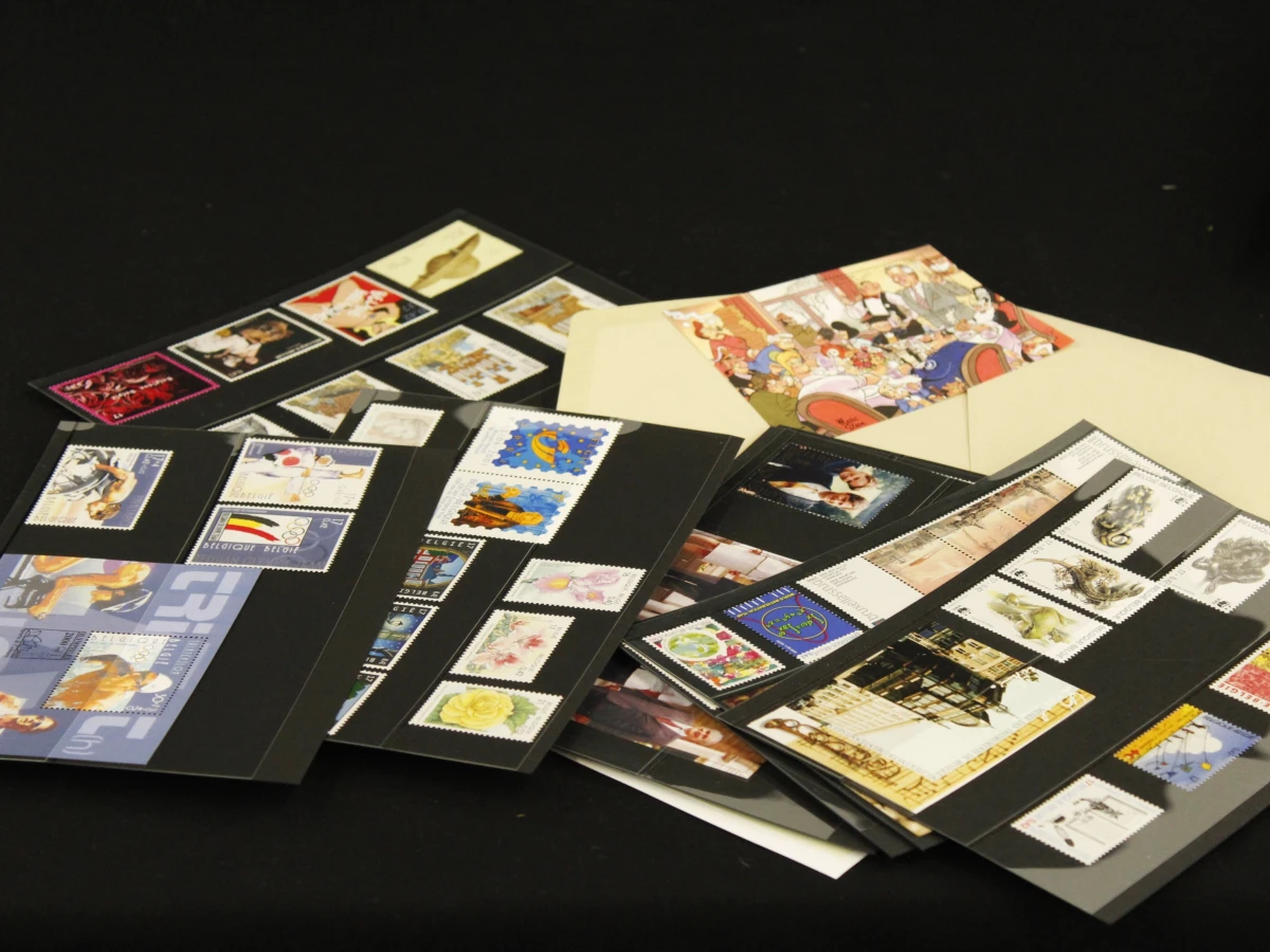 Lot van Nationale & internationale postzegels, postzegelalbums en Filatelistische boeken - foto 14