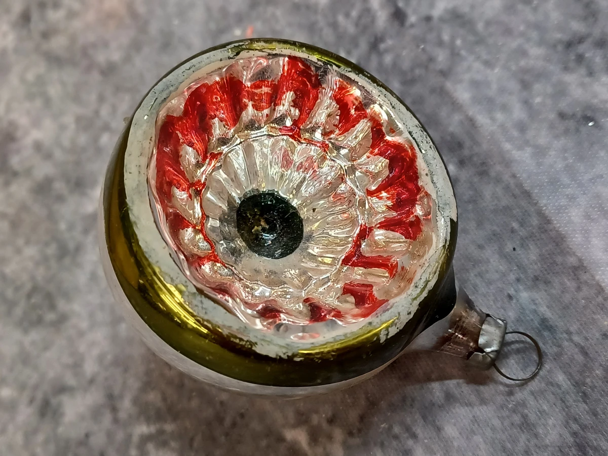 Vintage glazen kerstballen en piek met reflectors - foto 12