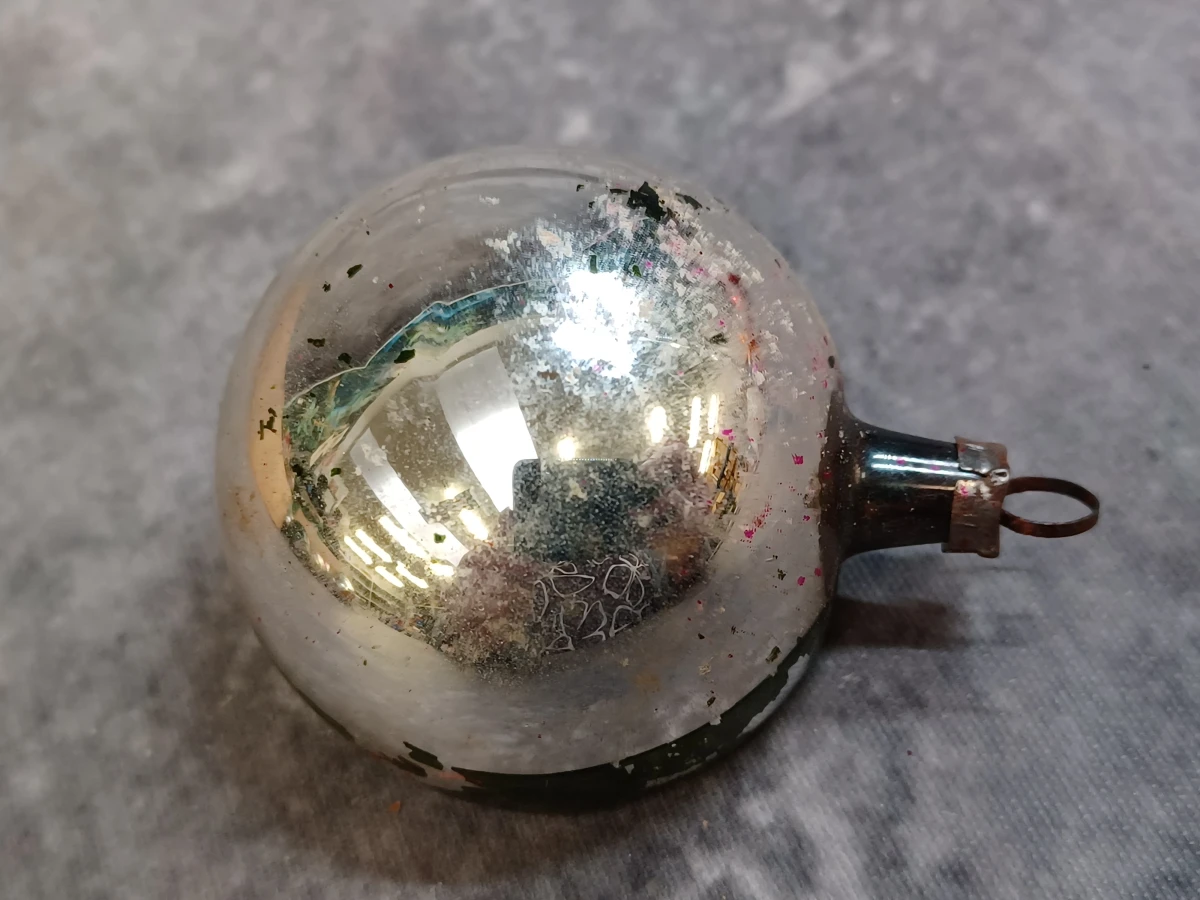 Vintage glazen kerstballen en piek met reflectors - foto 11