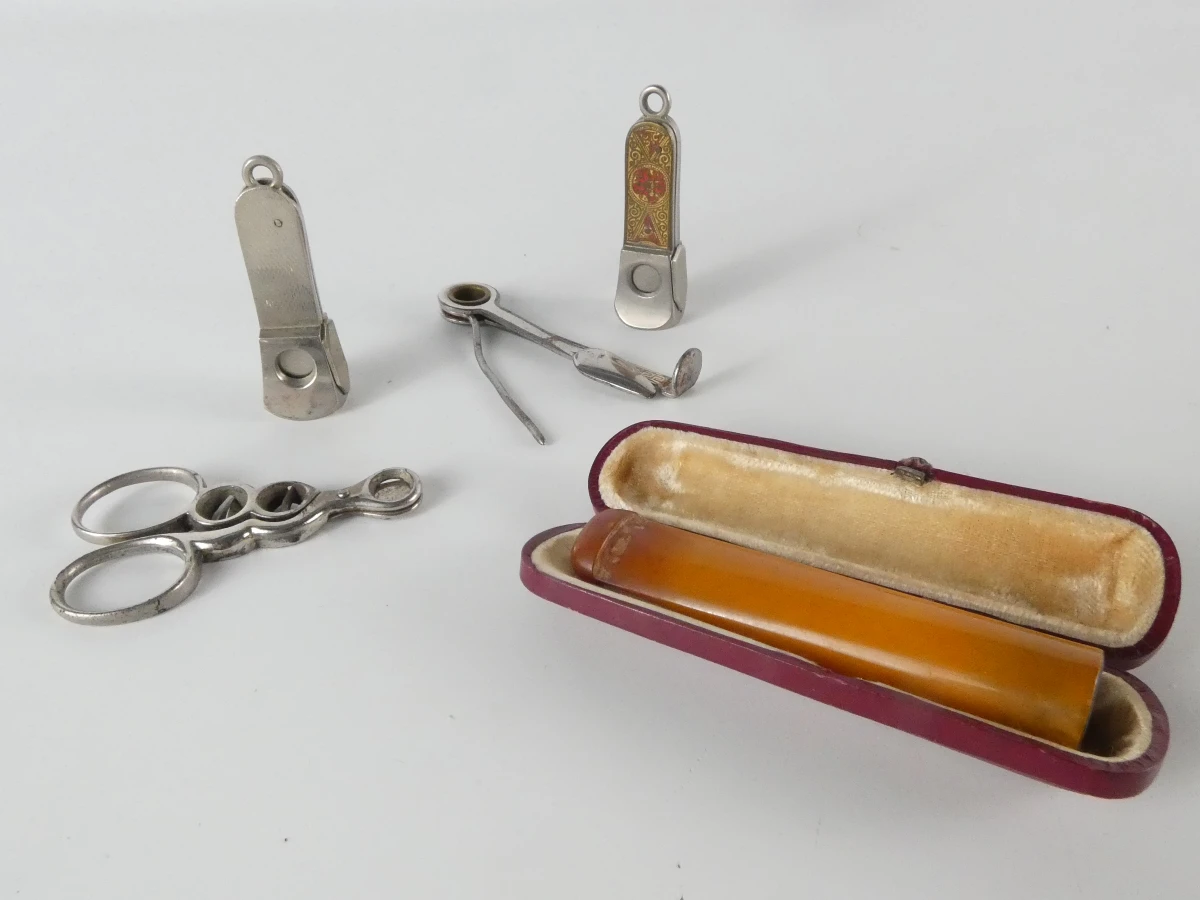 Verzameling vintage rookpijpen en pijpaccessoires - foto 19
