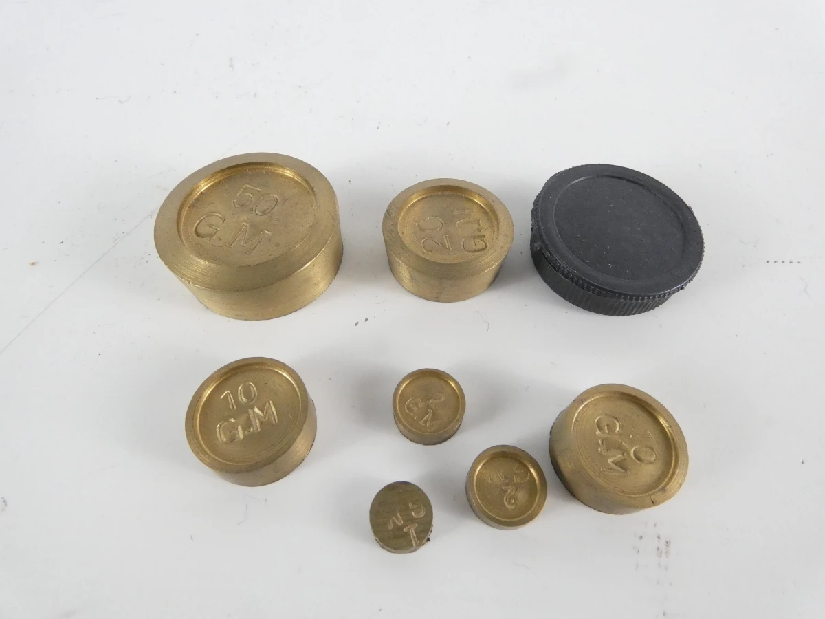Vintage precisieweegschaalset 100 g - in paarse fluwelen doos - foto 3
