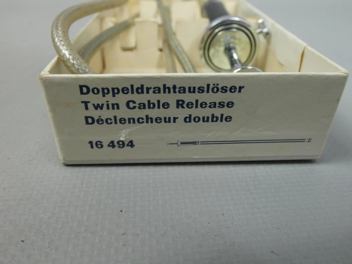 Ernst Leitz Wetzlar Doppeldrahtauslöser (Twin Cable Release) - foto 2
