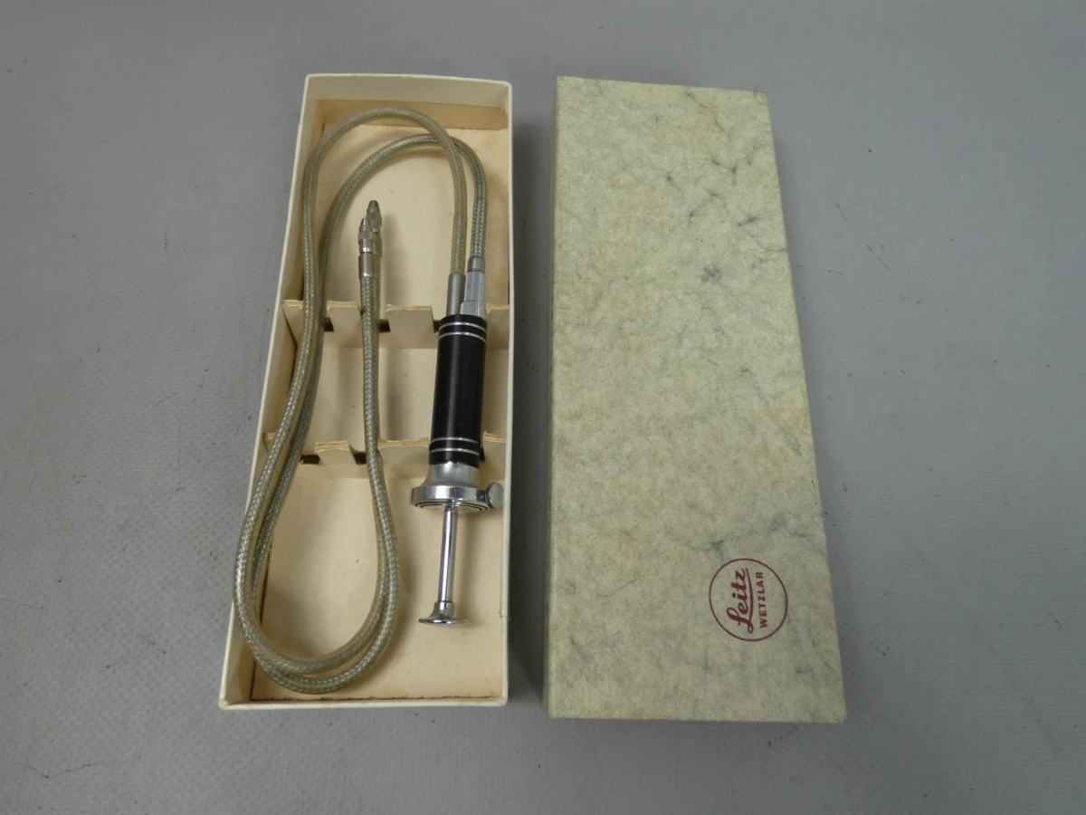 Ernst Leitz Wetzlar Doppeldrahtauslöser (Twin Cable Release) – kavel bij De Kringwinkel, Diest