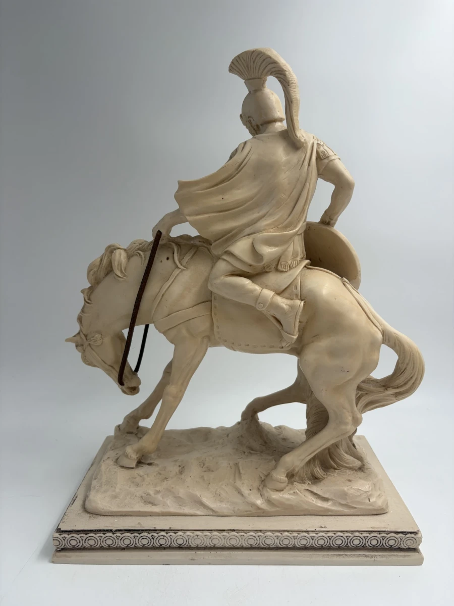Sculptuur van Romeinse soldaat te paard door A. Santini - foto 4