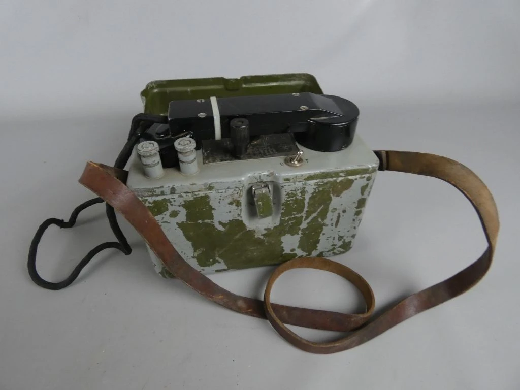 Vintage Veldtelefoon – kavel bij De Kringwinkel, Diest