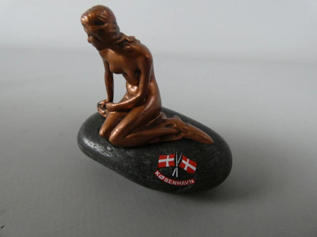 Miniatuur Beeldje van de Kleine Zeemeermin op Steen - foto 4
