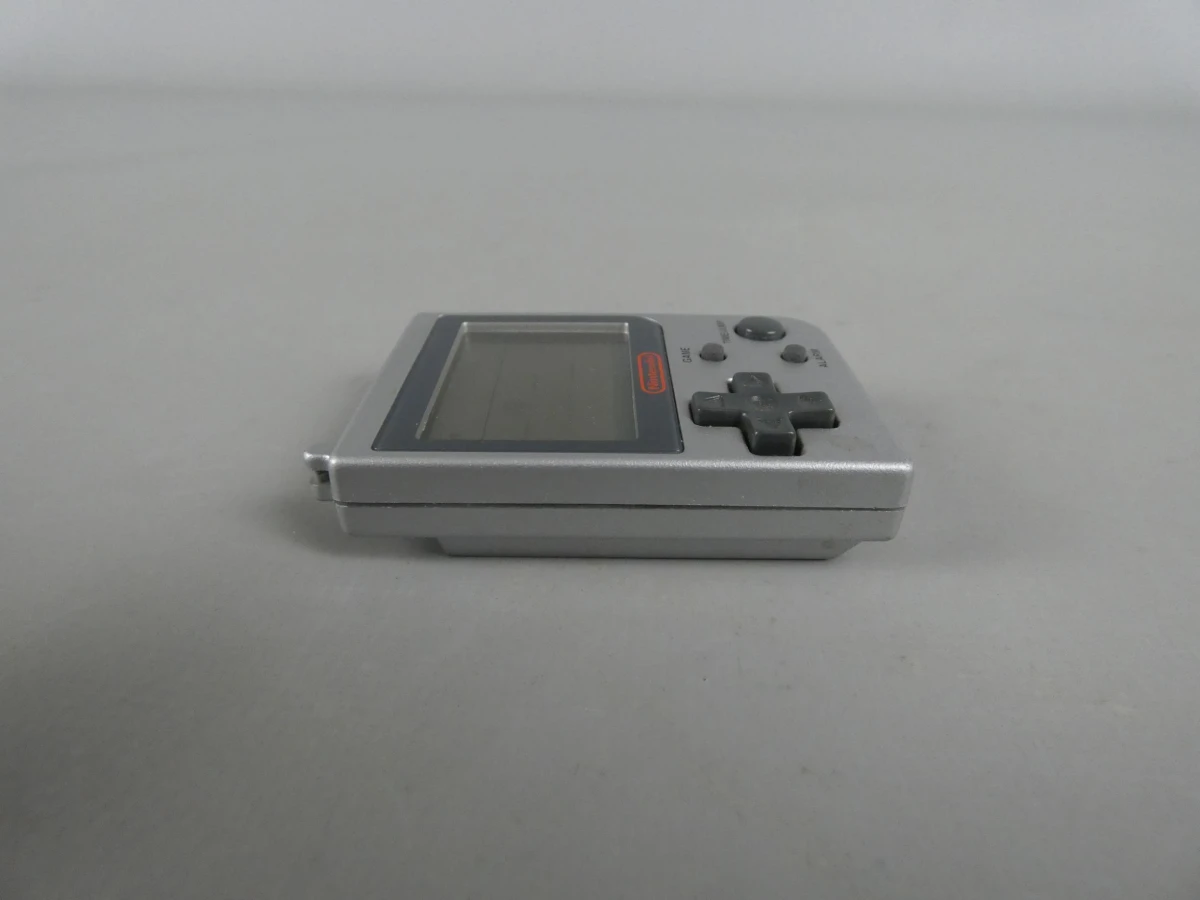 Nintendo wekker met minispel - foto 4