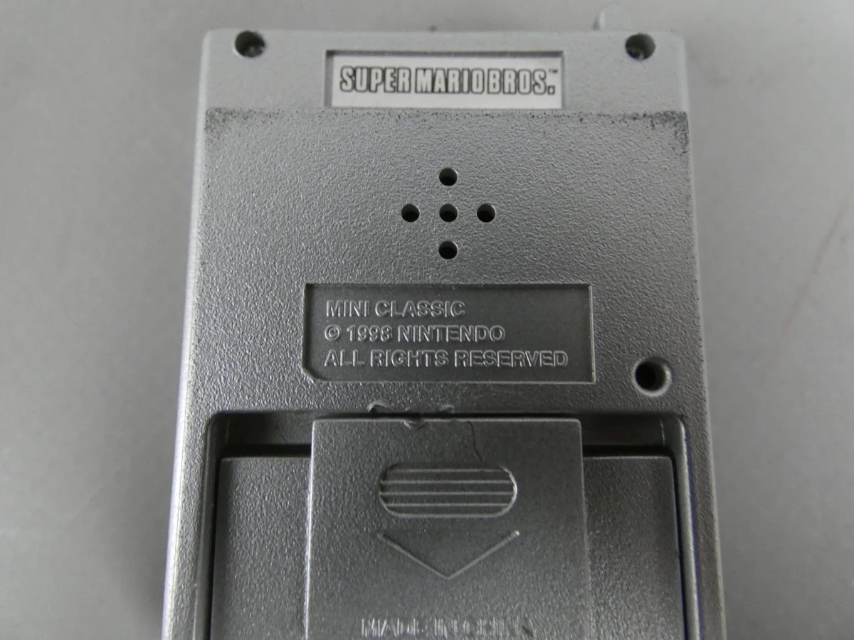 Nintendo wekker met minispel - foto 3