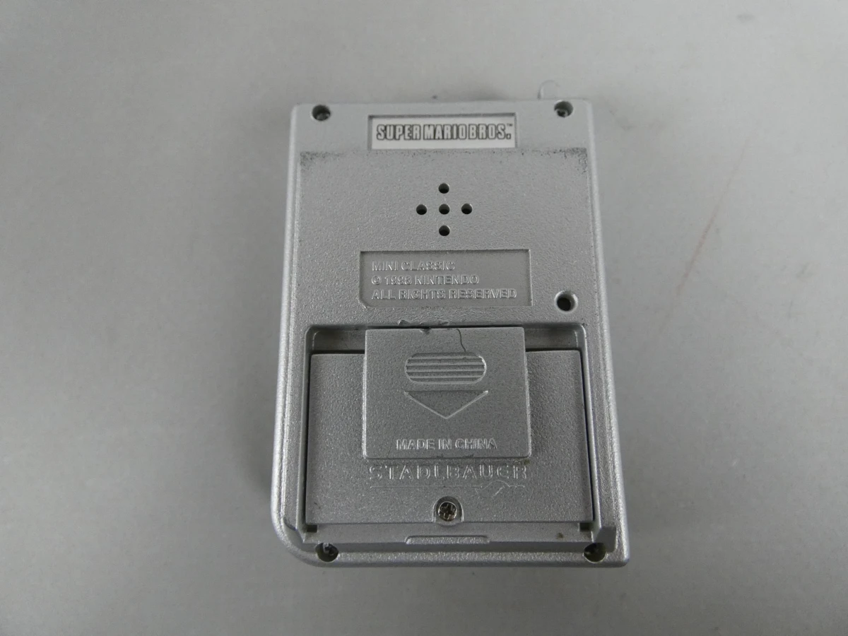 Nintendo wekker met minispel - foto 2