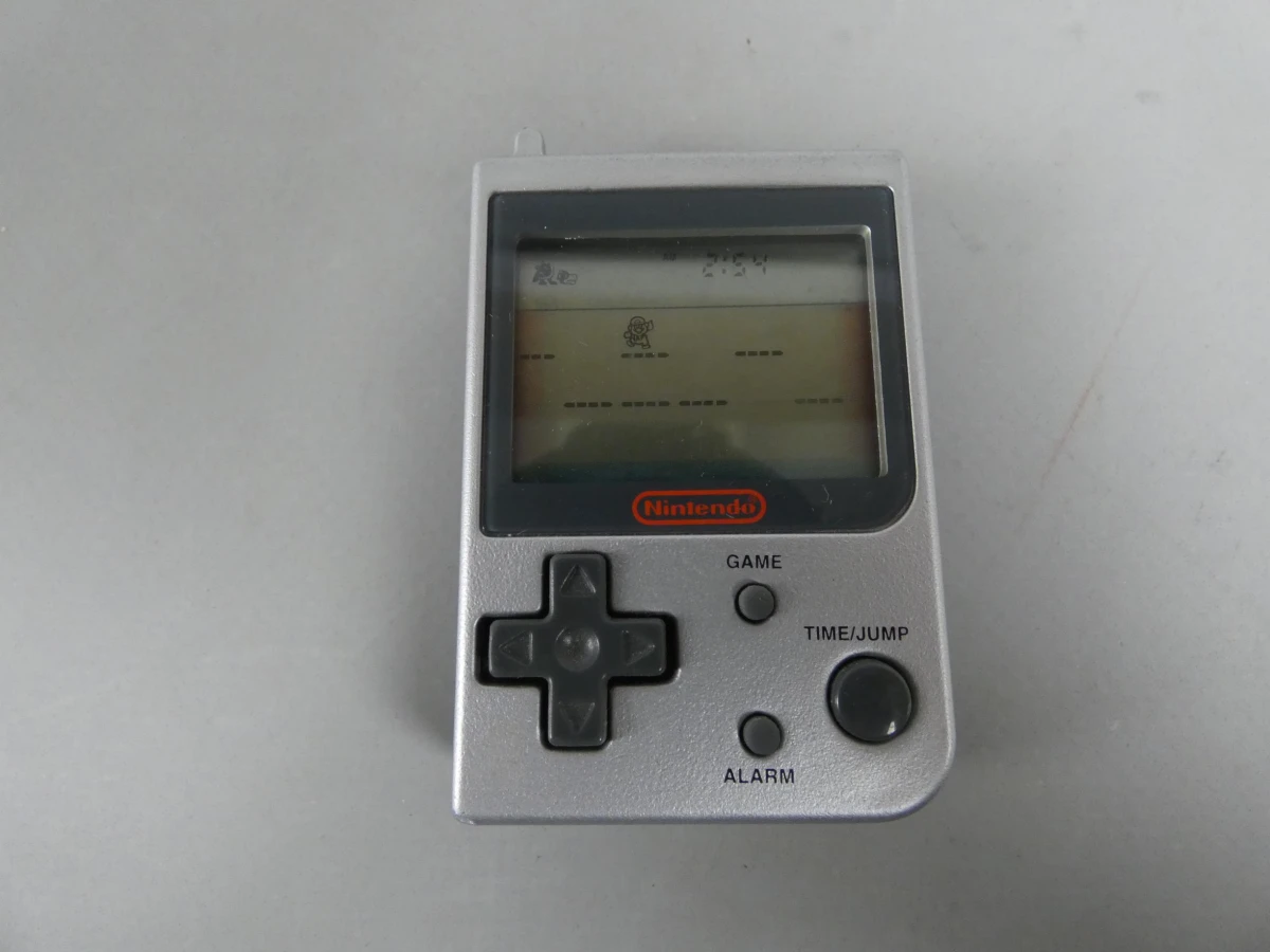 Nintendo wekker met minispel – kavel bij De Kringwinkel, Diest