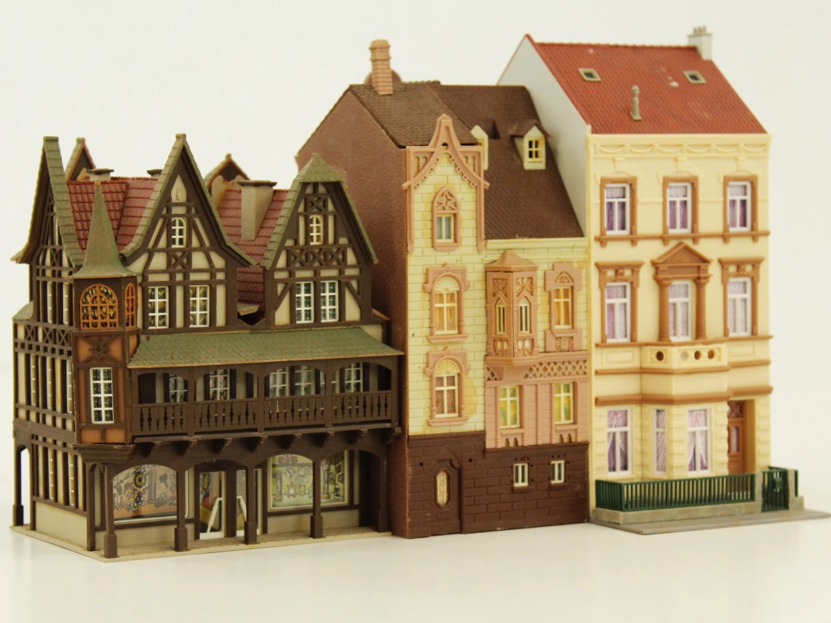 Modelhuizen / stadshuizen (o.a. Faller, Kibri, Vollmer, Pola) - foto 11