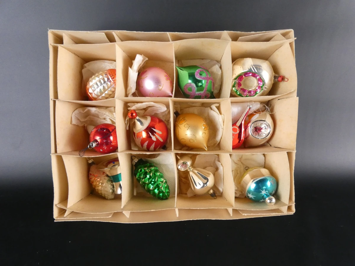 Vintage kerstdecoratie in dozen - foto 2