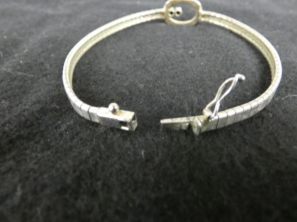 Elegante Zilveren Armband met Centraal Detail - foto 3