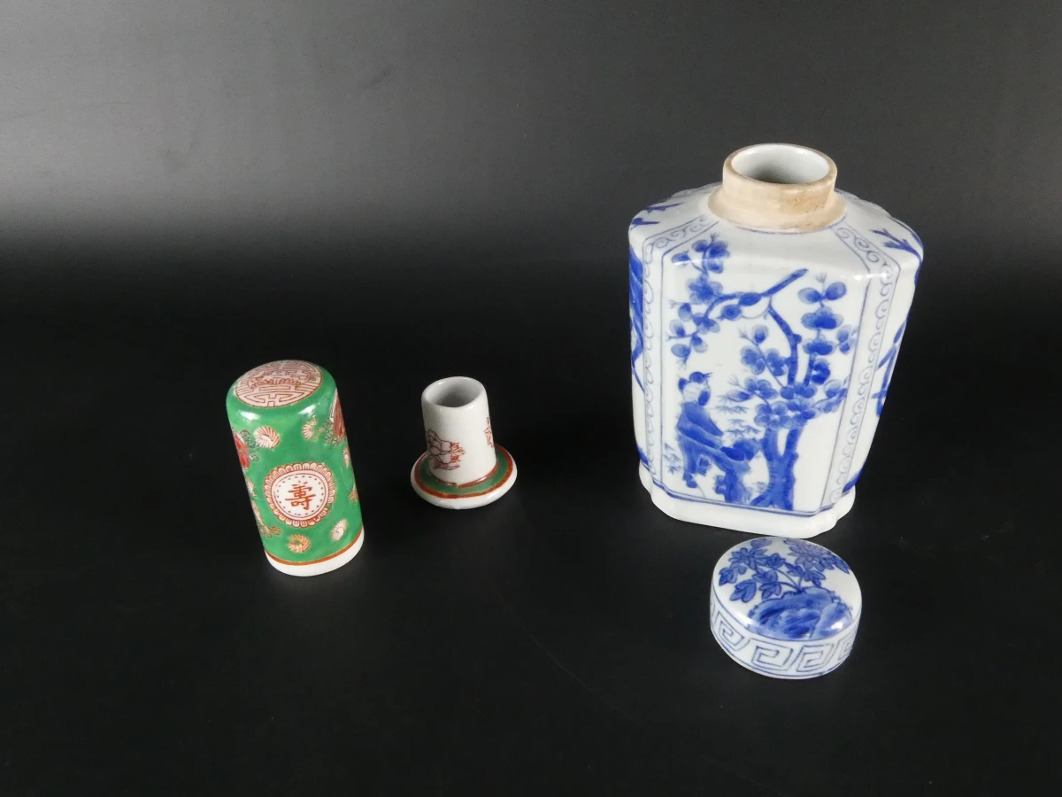 Vijf Chinese Porseleinen Objecten - foto 8