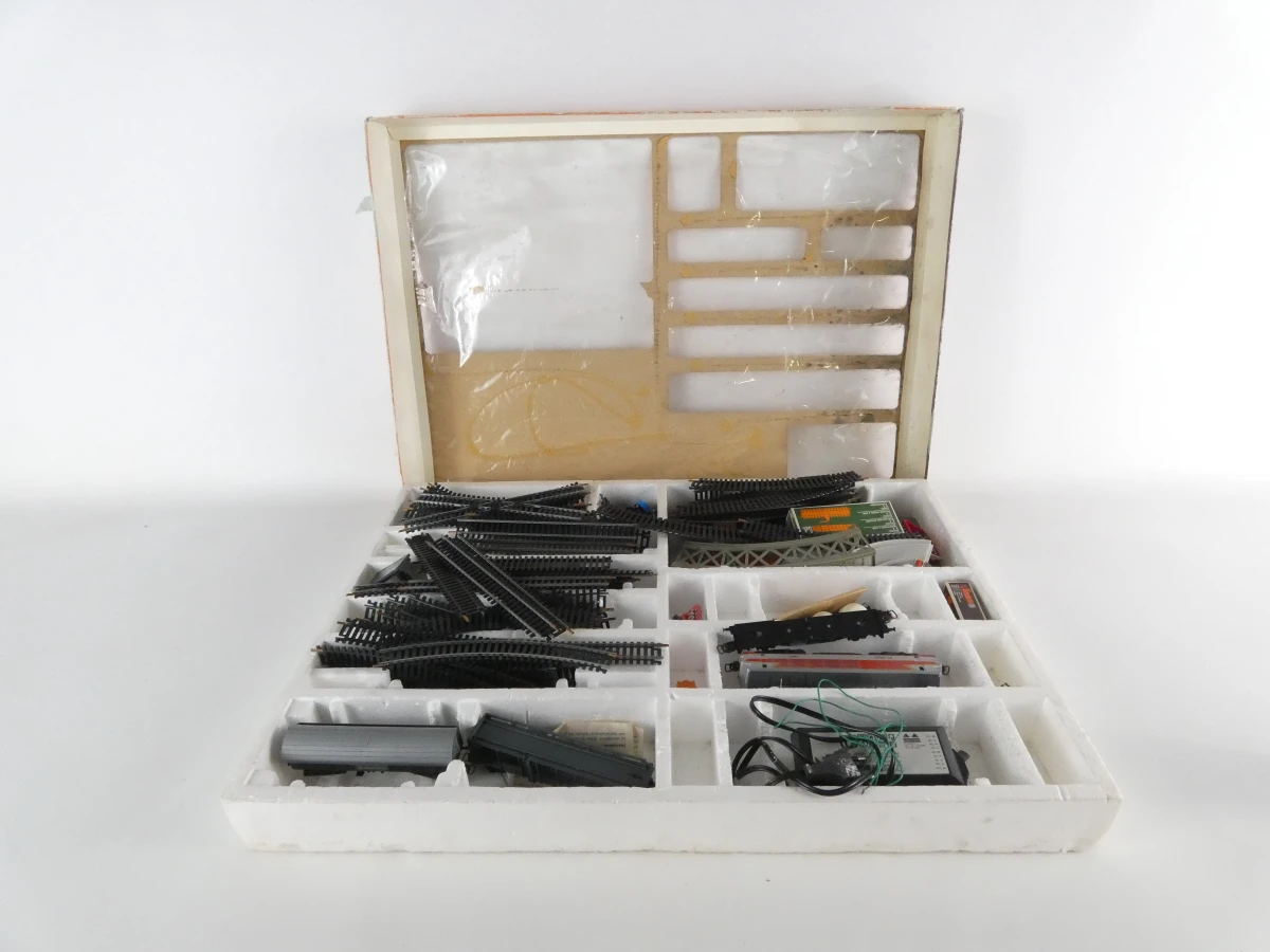Lima H0 modeltreinverzameling – 3 dozen met locomotieven, wagons, rails en toebehoren - foto 3