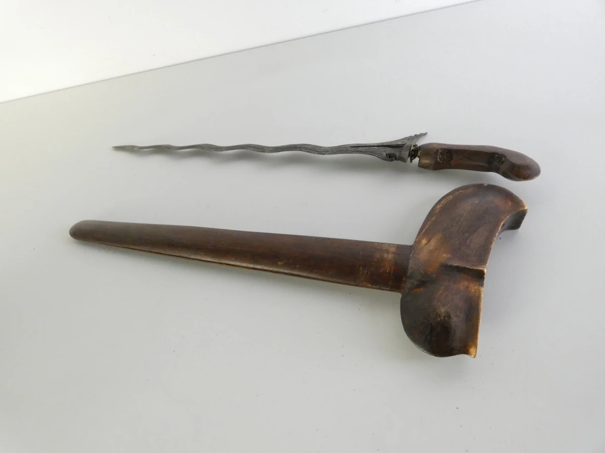 Etnografische collectie dolken, keris en messen (6 stuks) - foto 15