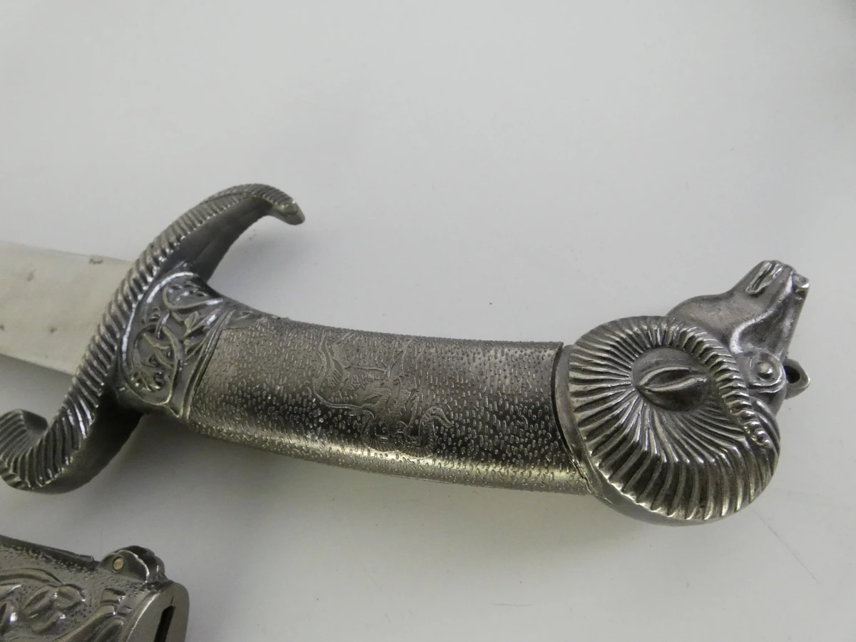 Etnografische collectie dolken, keris en messen (6 stuks) - foto 24