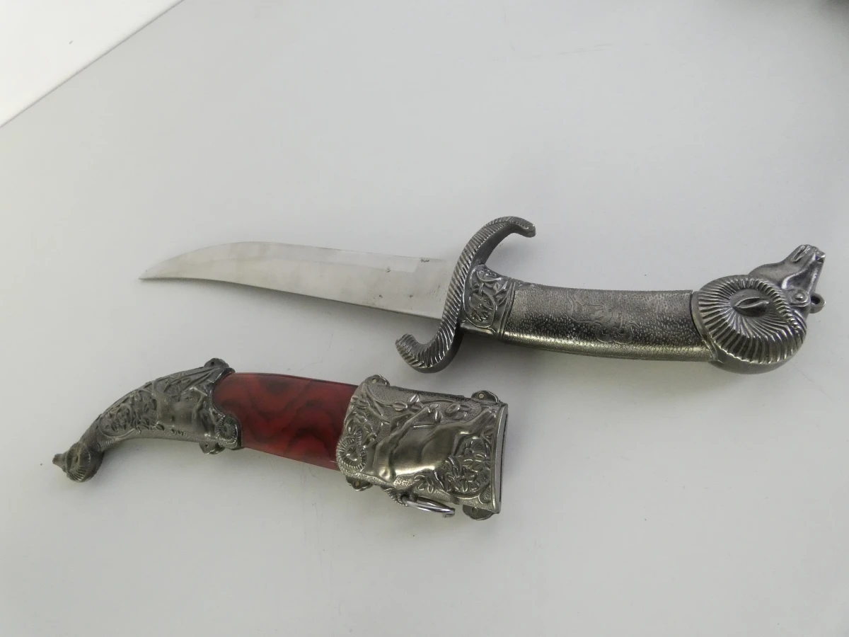 Etnografische collectie dolken, keris en messen (6 stuks) - foto 21