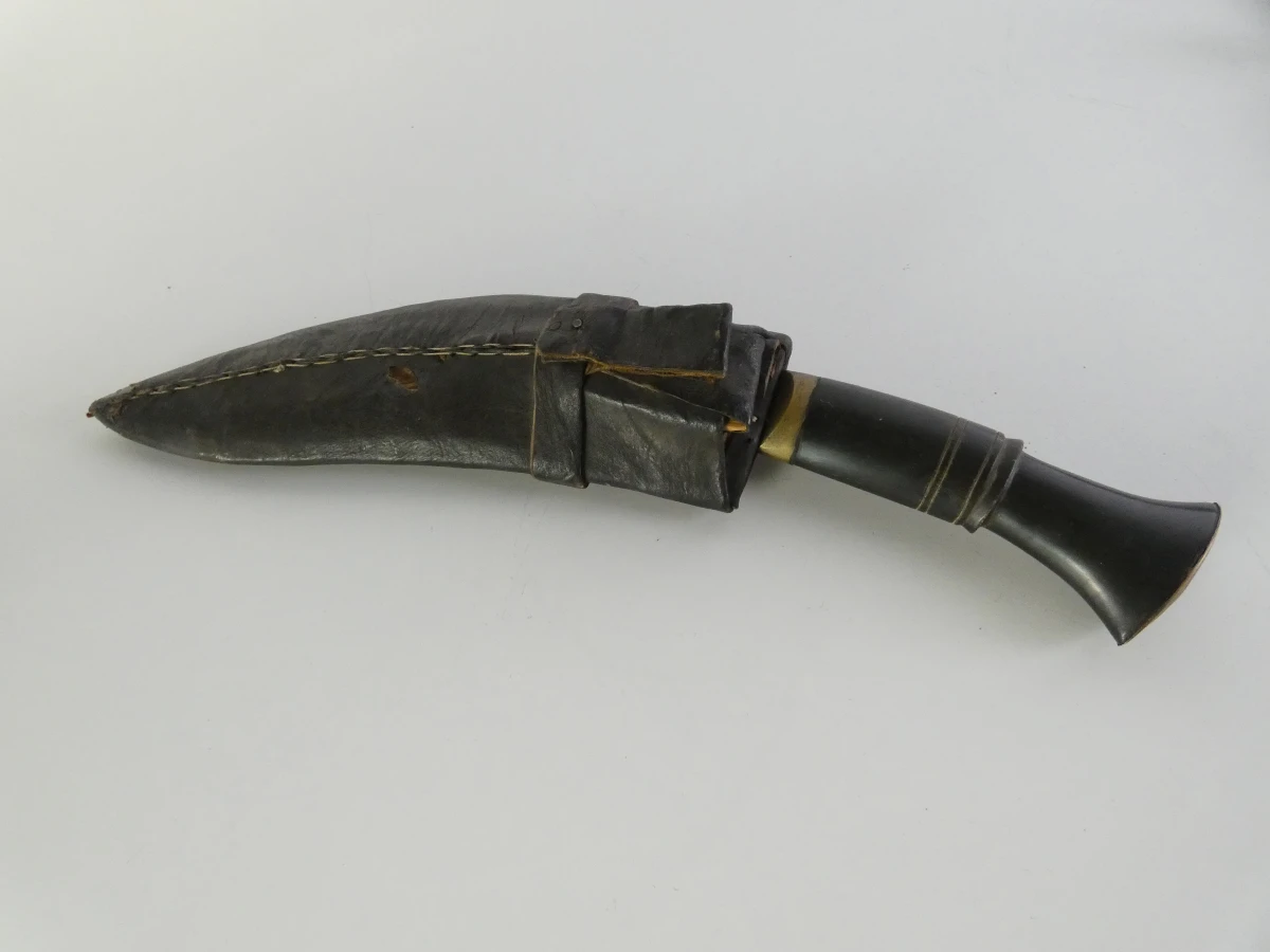 Etnografische collectie dolken, keris en messen (6 stuks) - foto 20