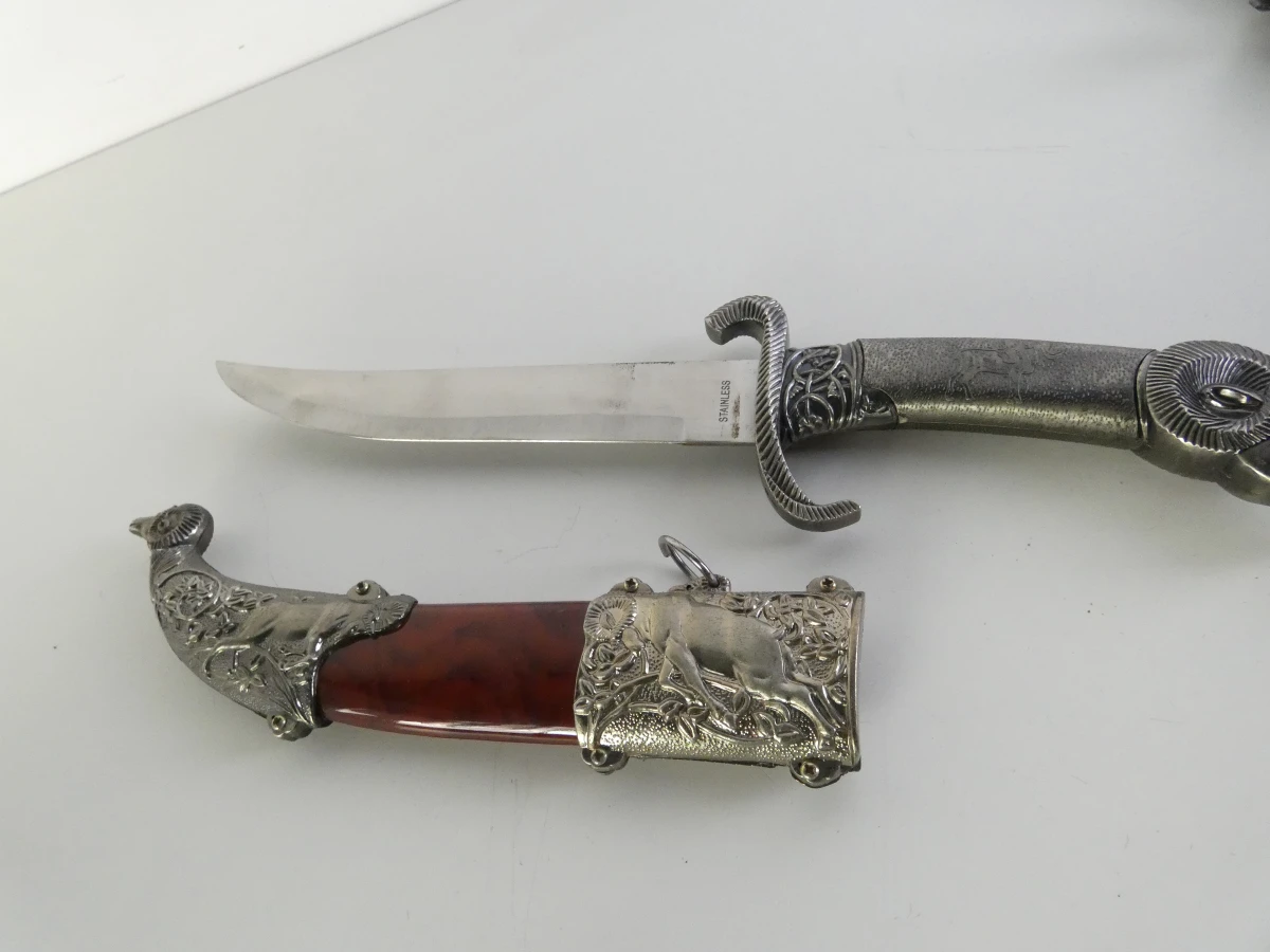 Etnografische collectie dolken, keris en messen (6 stuks) - foto 16