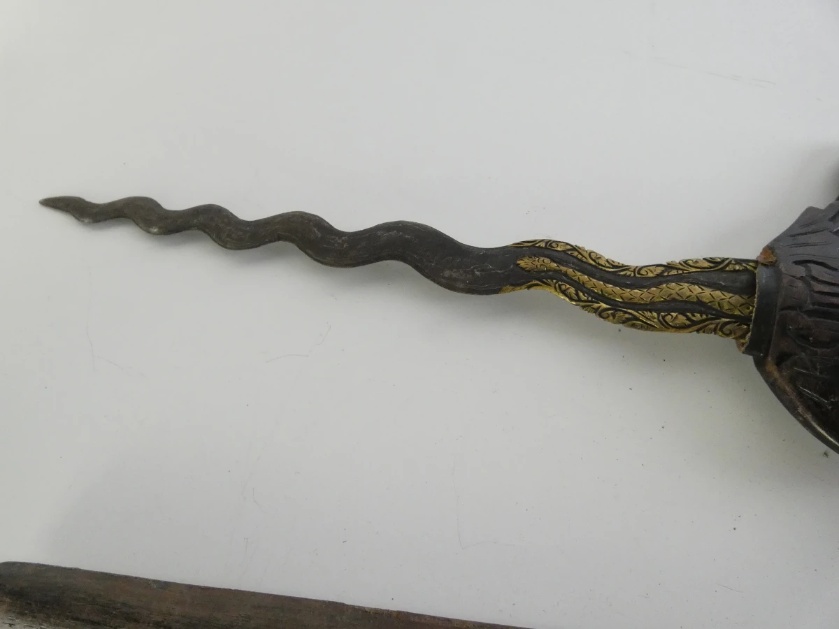 Etnografische collectie dolken, keris en messen (6 stuks) - foto 2