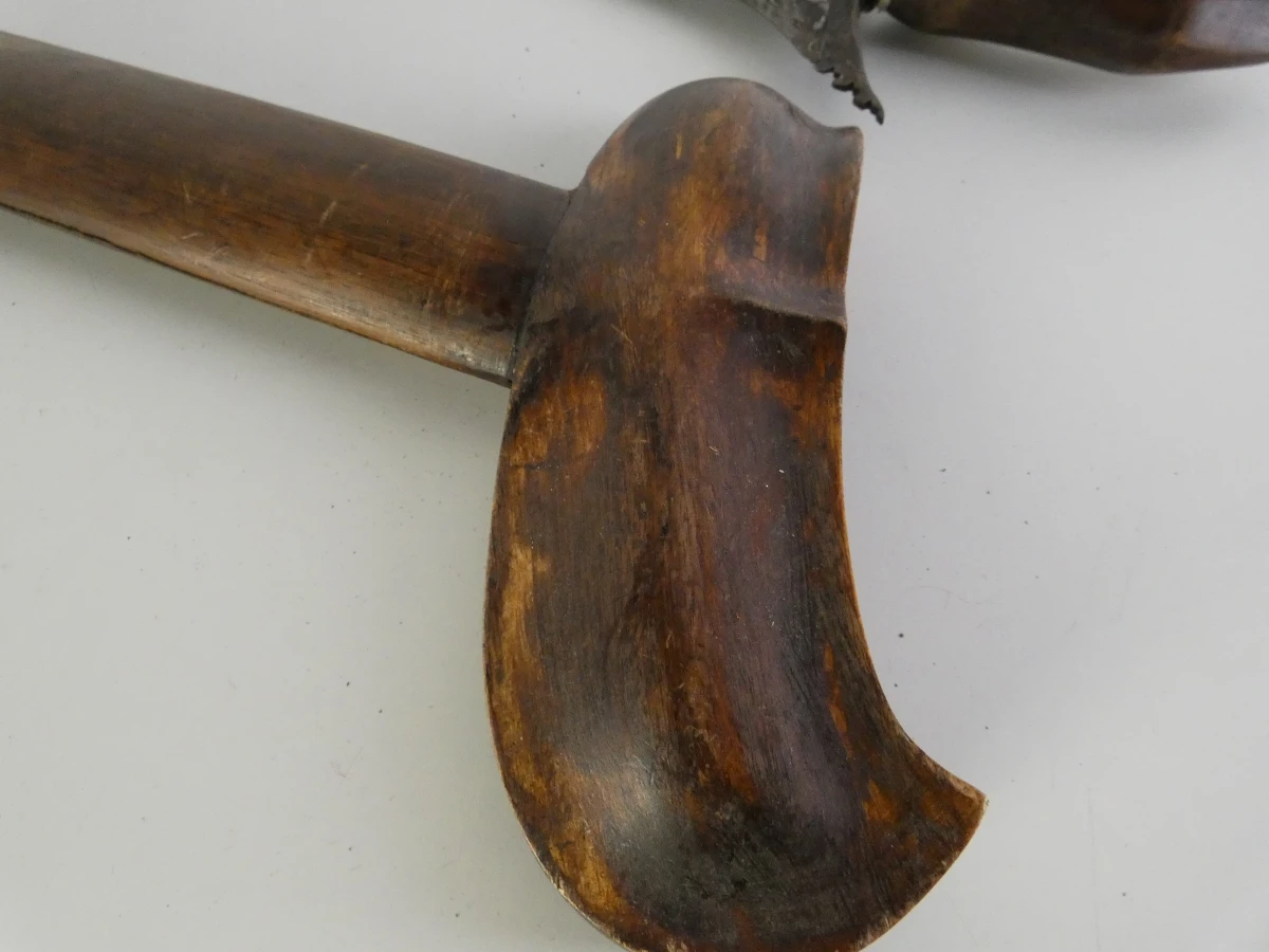 Etnografische collectie dolken, keris en messen (6 stuks) - foto 9