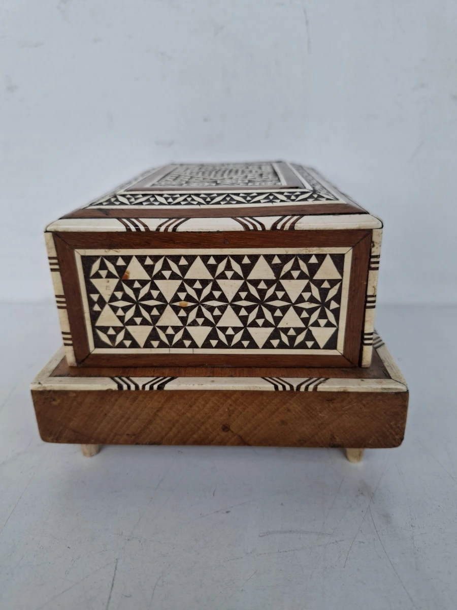 Zeldzame Vintage Mechanische Speeldoos & Sigarettendoos – Uniek Mozaïek Houtinleg
