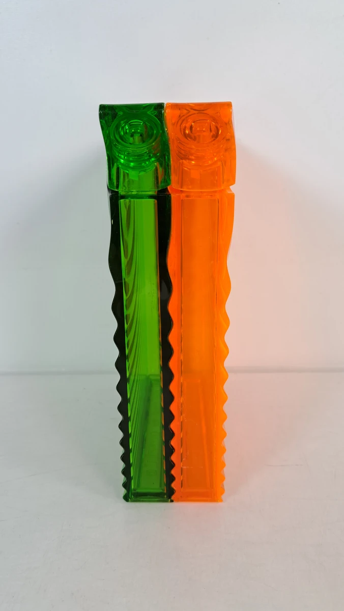 2 design drinkflessen – Ron Arad for Guzzini – groen & oranje - foto 4