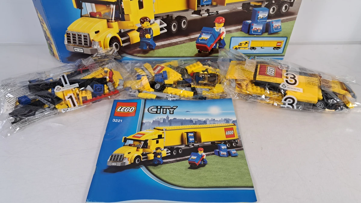 Lot van 3 LEGO City sets met originele dozen en bouwinstructies – 7287, 3221 & 7743 - foto 5