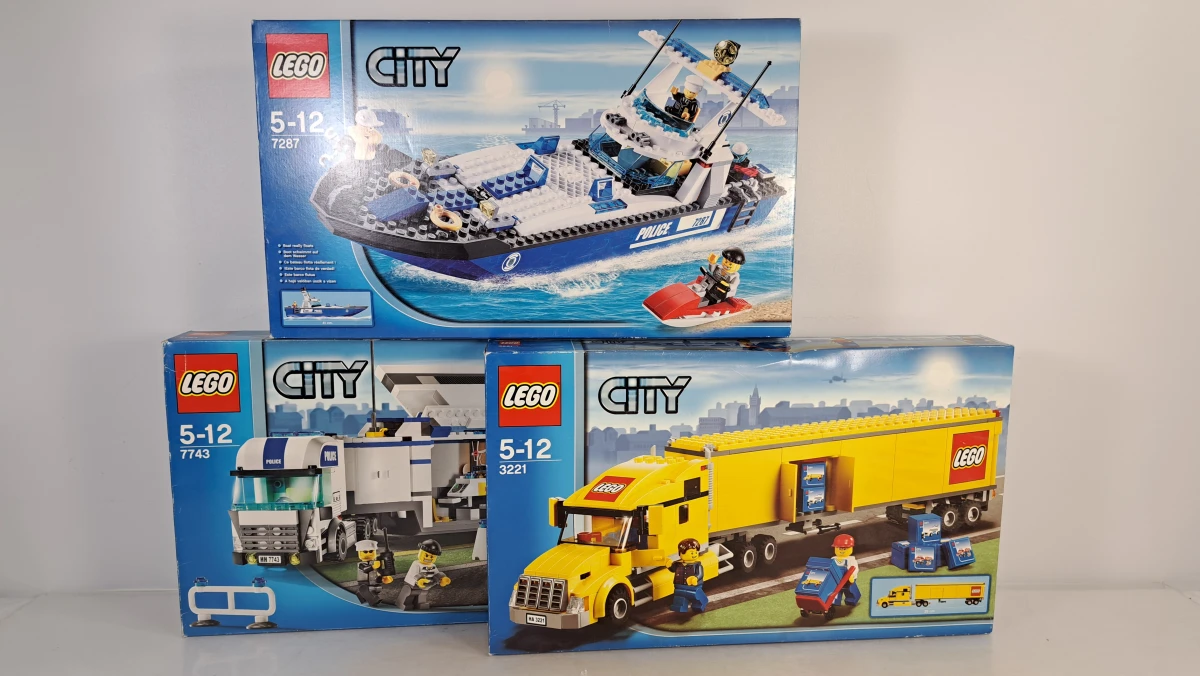 Lot van 3 LEGO City sets met originele dozen en bouwinstructies – 7287, 3221 & 7743 - foto 2