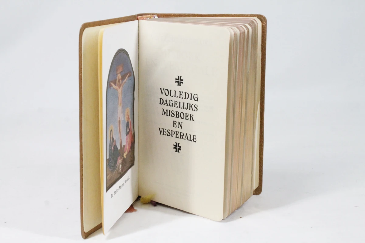 Traditioneel katholiek misboek en vesperale - foto 4