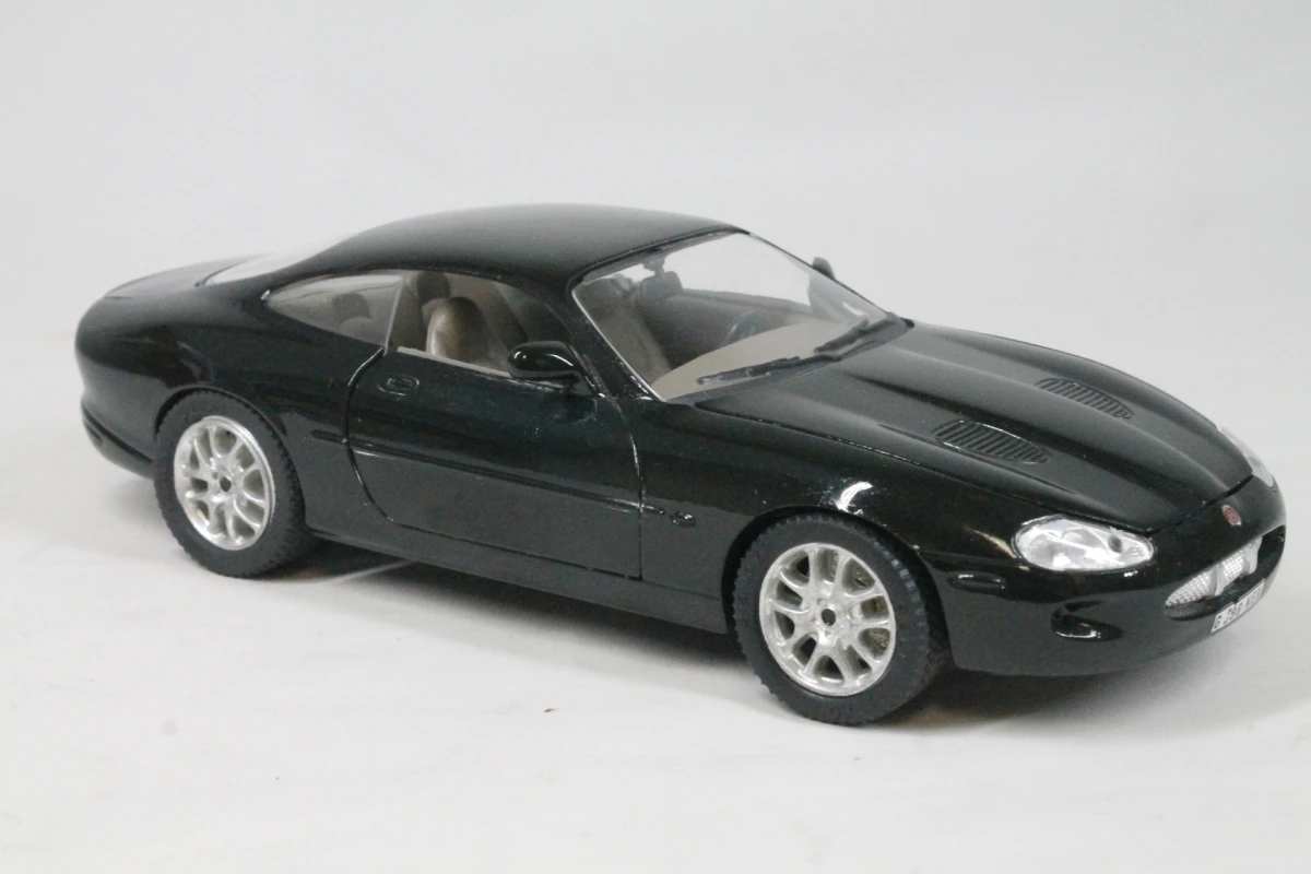 Die-Cast Schaalmodel Jaguar XKR Coupé - foto 4