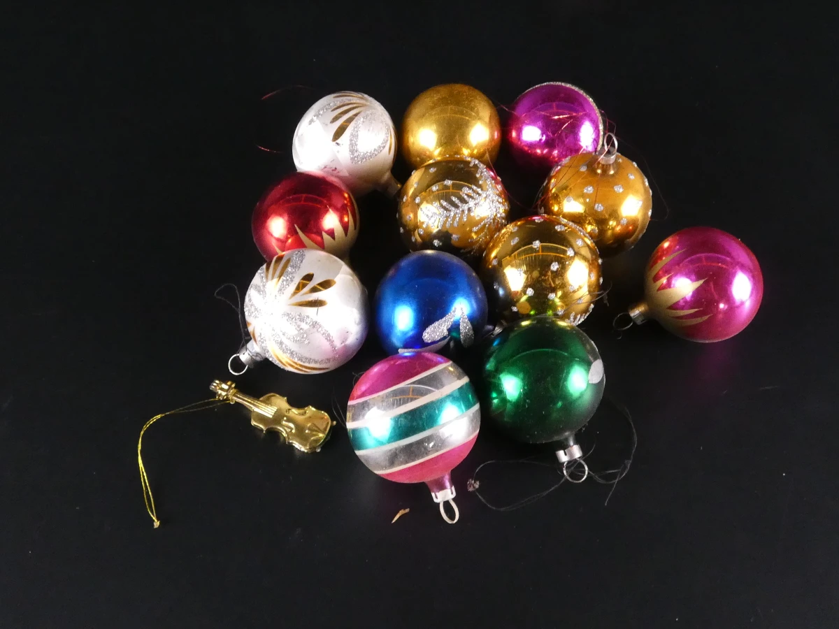 Grote partij vintage glazen kerstornamenten incl. 2 kerstpieken(69 stuks) - foto 15