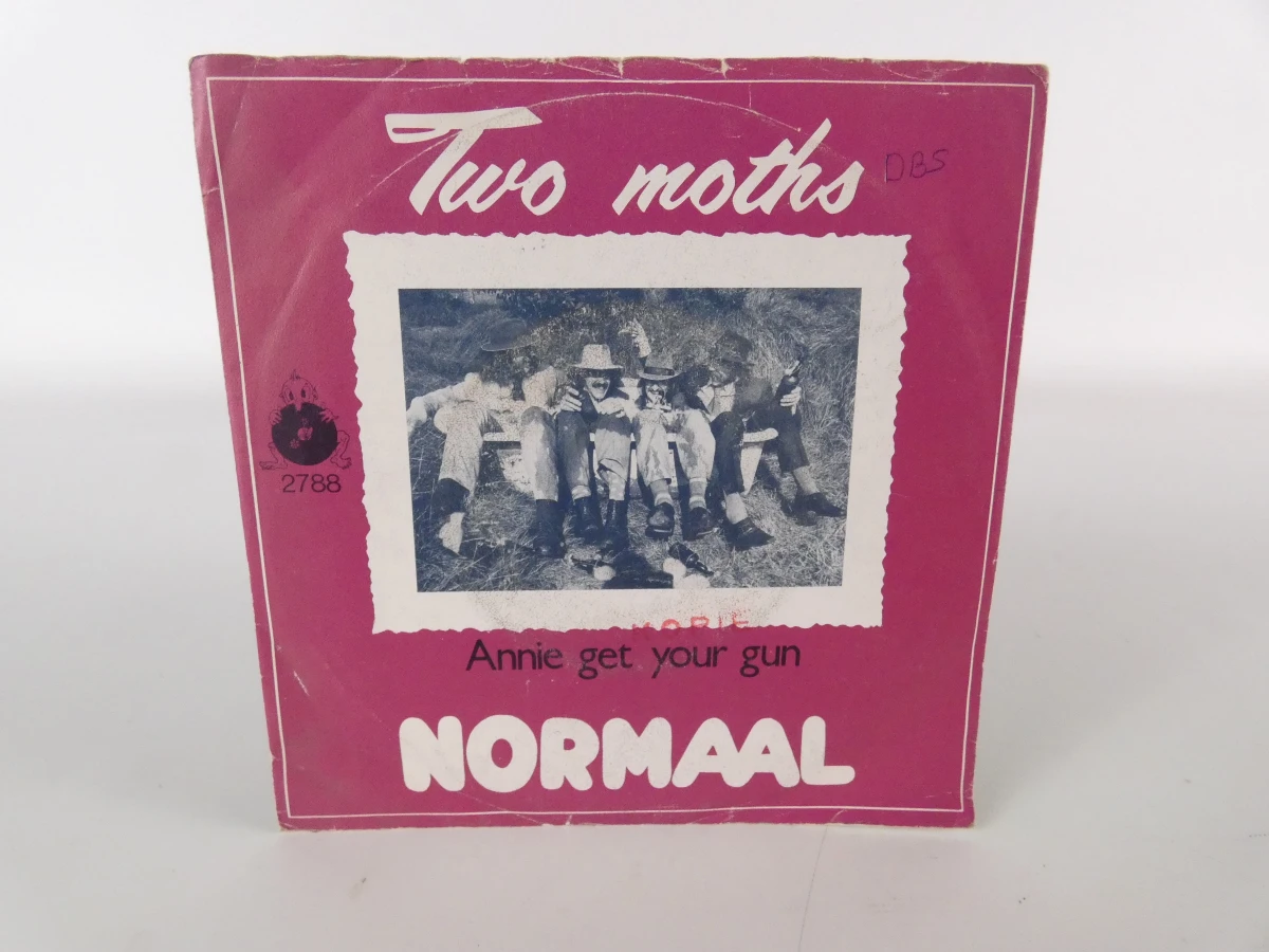 Vintage 7-inch vinylsingle Two Moths / Annie Get Your Gun - foto 2