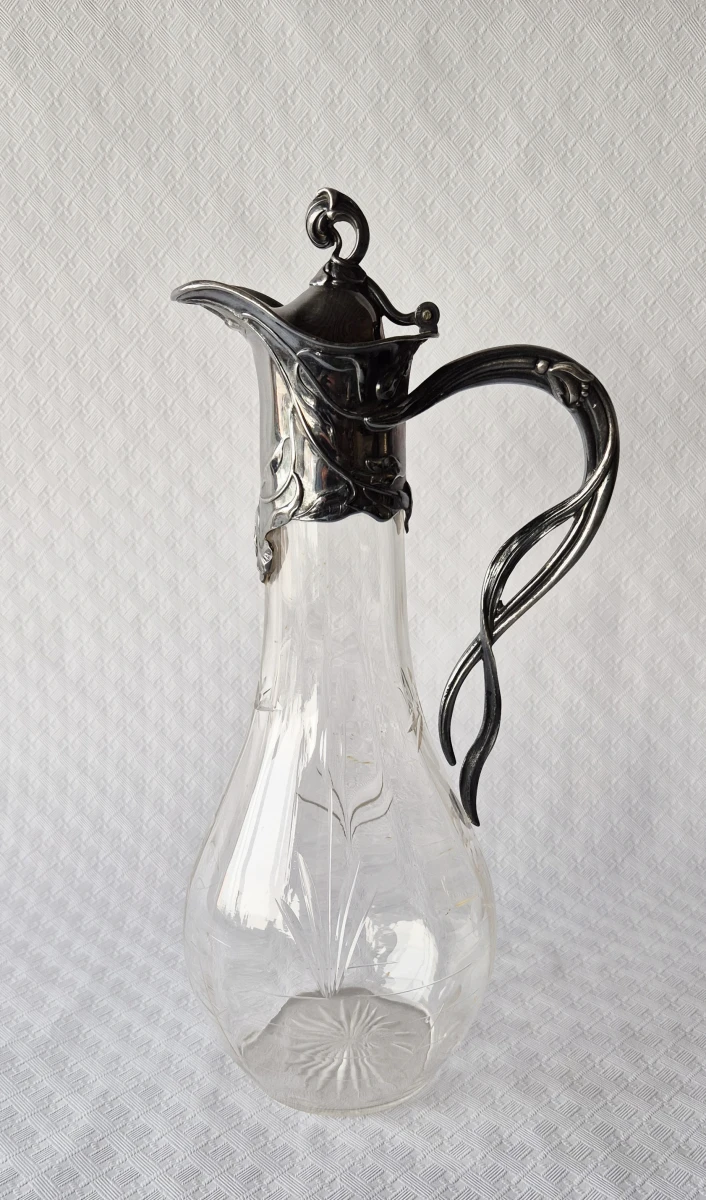 Wijnkaraf in art nouveau stijl - foto 1