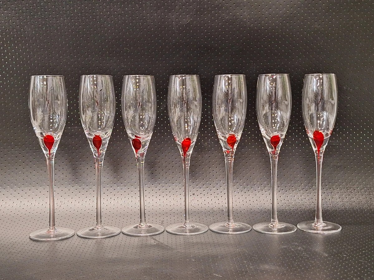 Set van 14  wijn- en champagneglazen met rode accenten in de stoom - foto 4