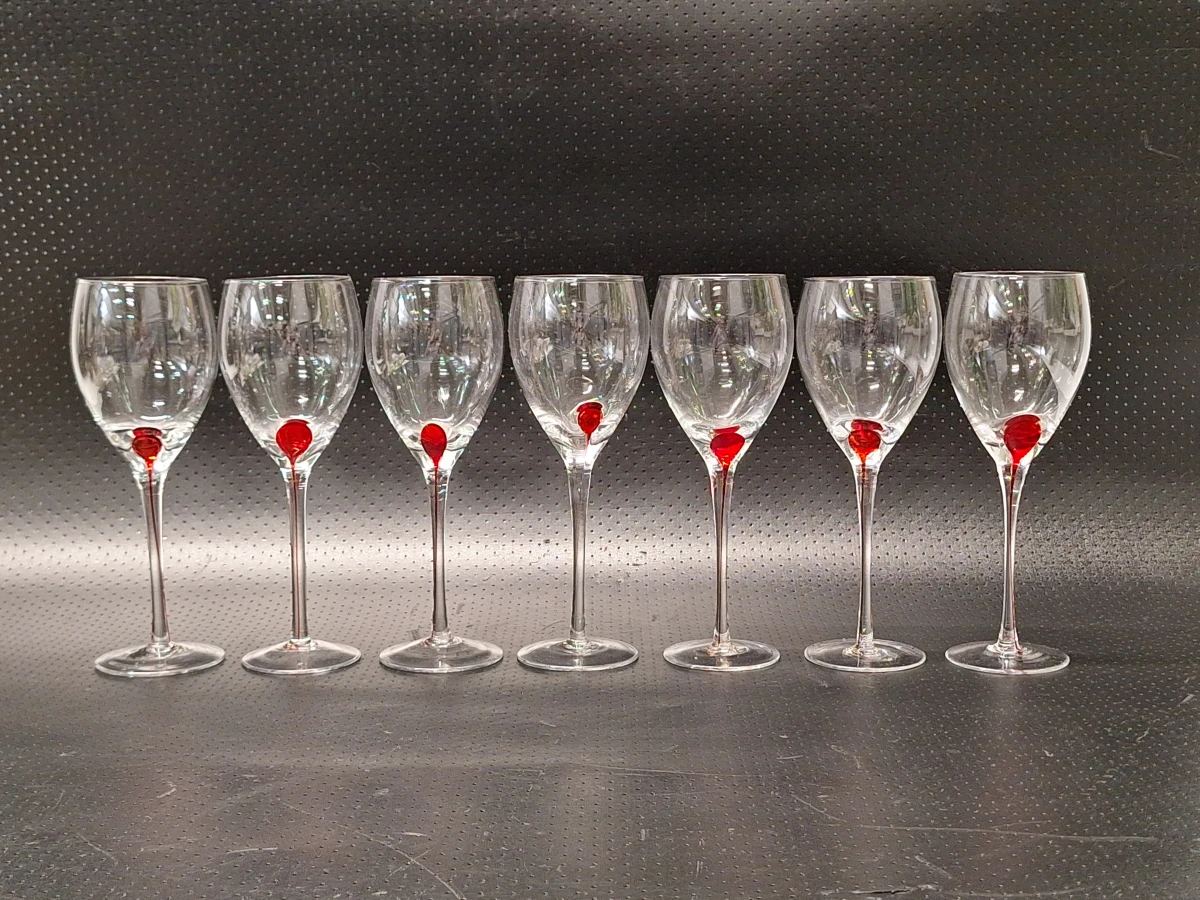 Set van 14  wijn- en champagneglazen met rode accenten in de stoom - foto 10