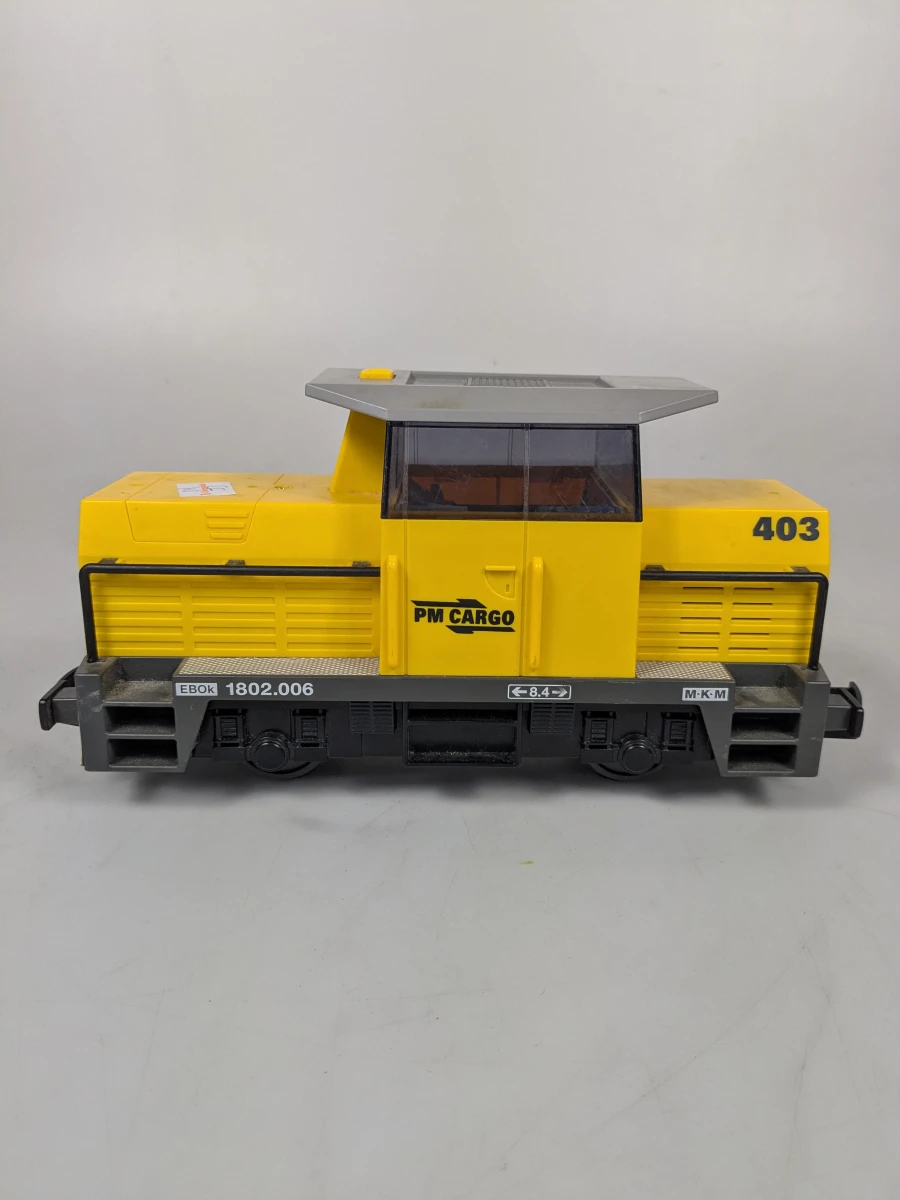 Elektrische treinset met locomotief, goederenwagon en rails - foto 6
