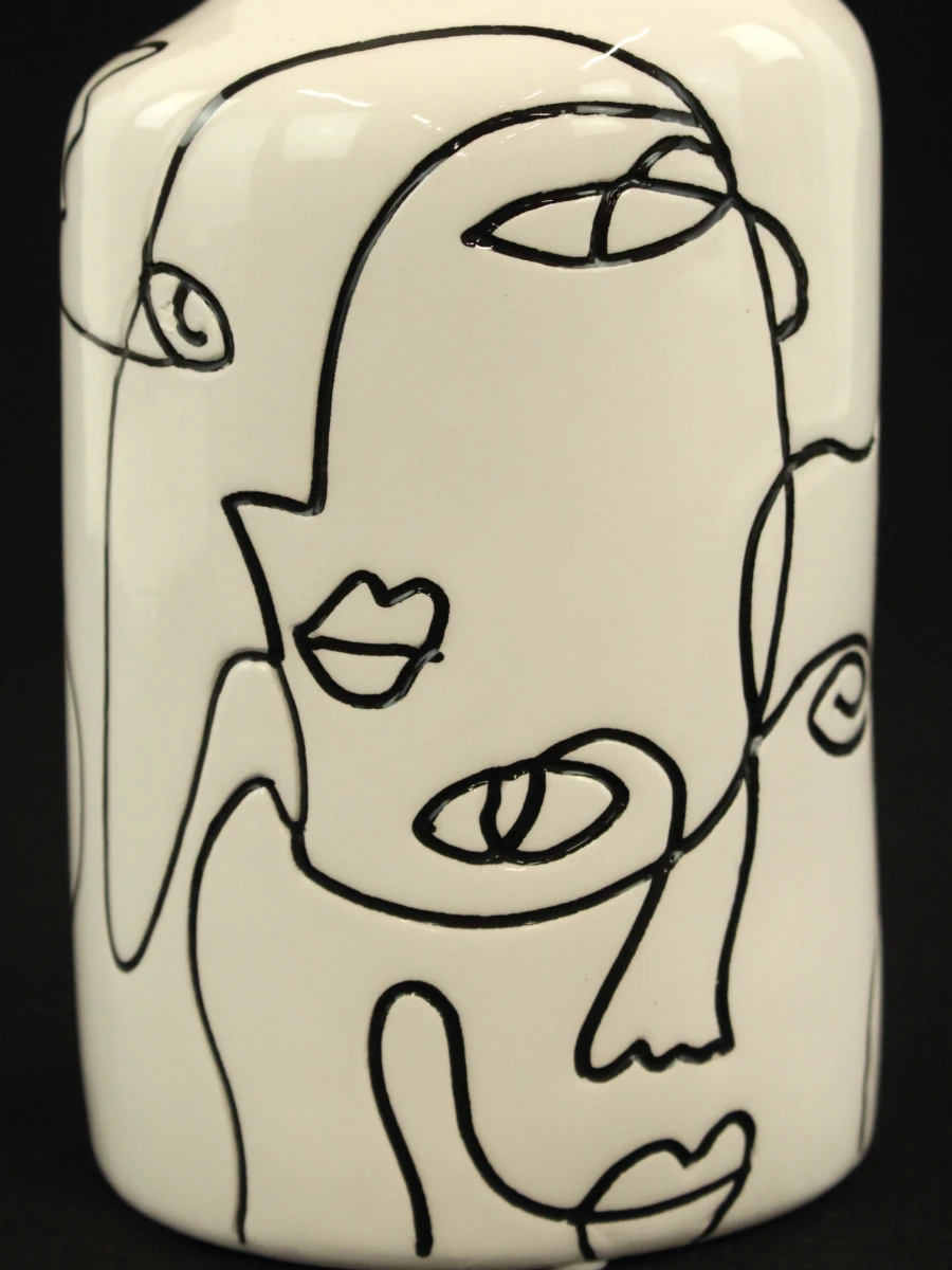 Wit porseleinen vaasje met gezichten in de stijl van Picasso - foto 5