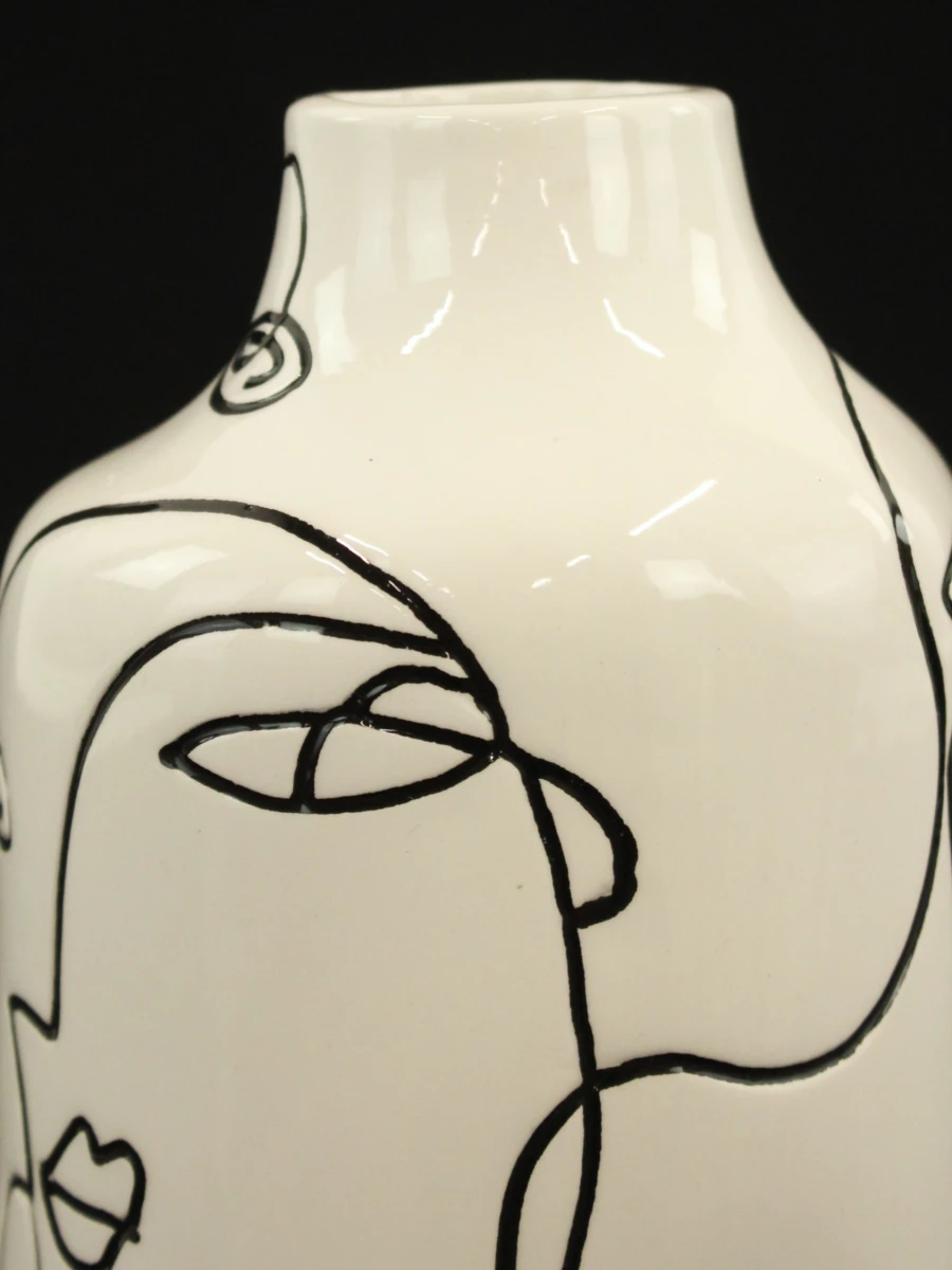 Wit porseleinen vaasje met gezichten in de stijl van Picasso - foto 7