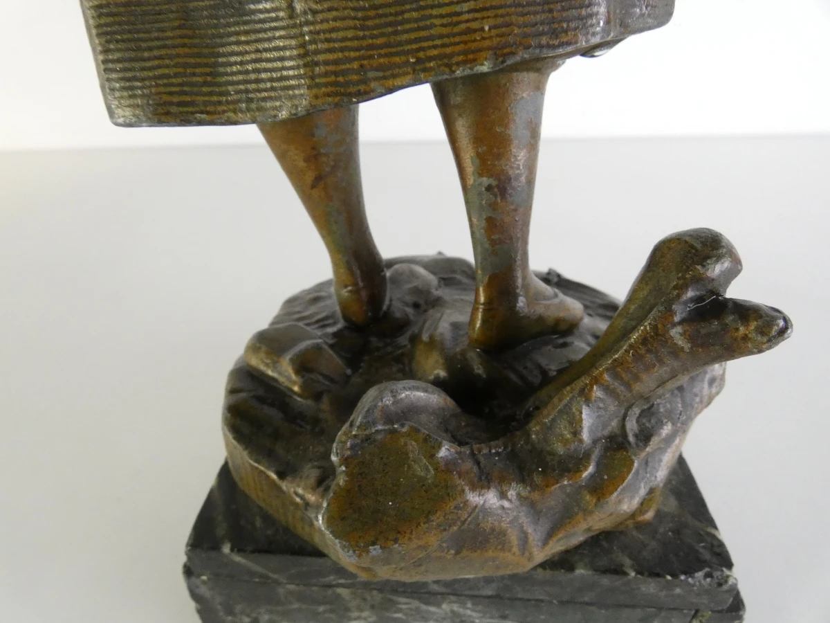 Vintage metalen beeld van jonge vrouw - foto 8