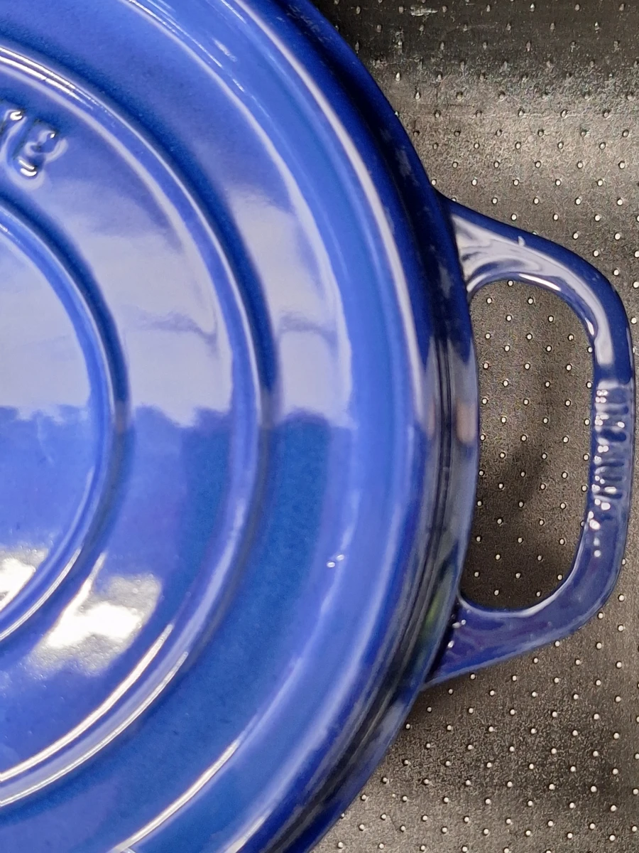 Staub La Cocotte gietijzeren braadpan, diameter 26 cm in donkerblauw - foto 3