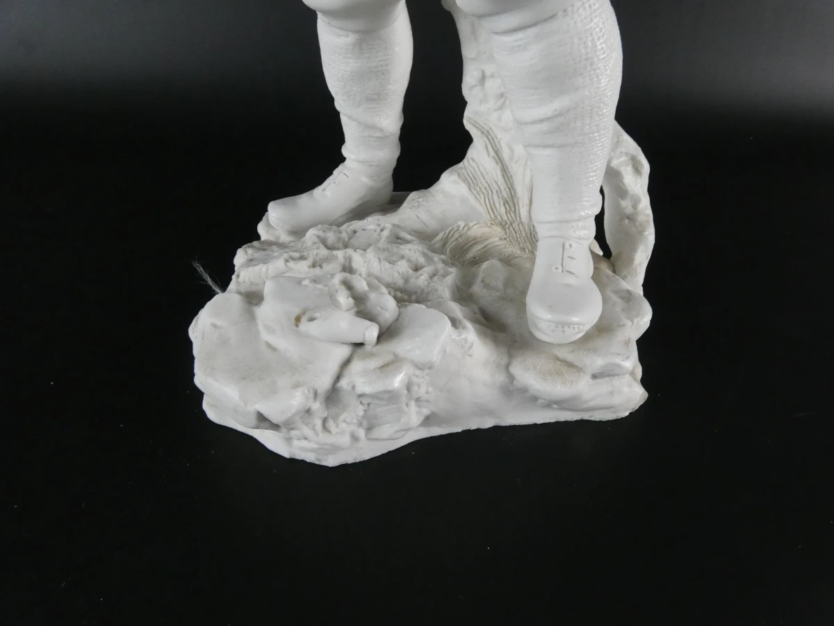 Vintage jongen in biscuitporselein -  Meissen - foto 2