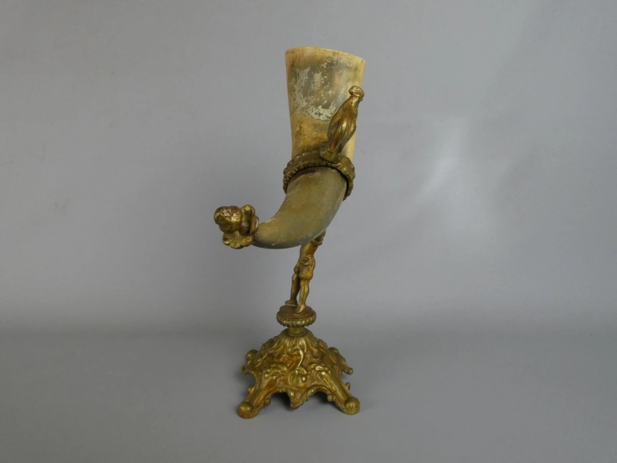 Decoratieve drinkhoorn op figuurlijke standaard - foto 4