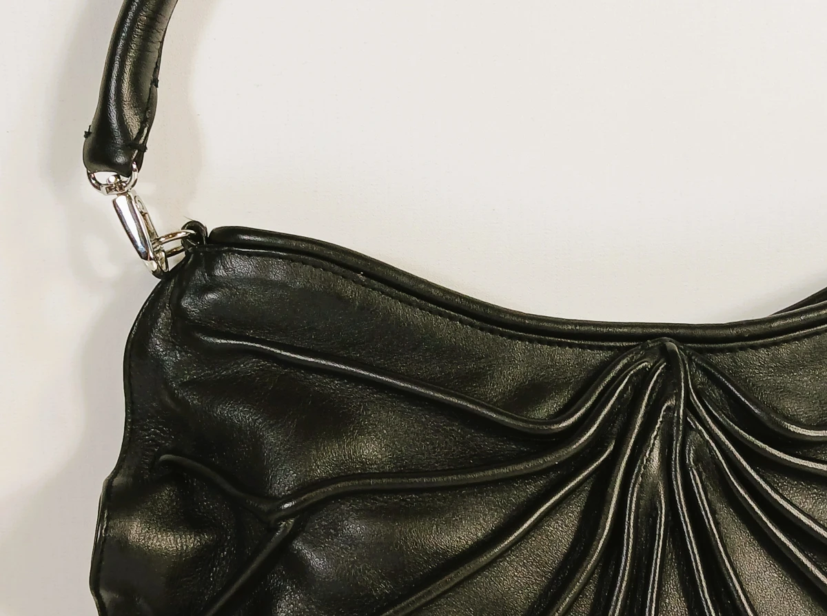 By-Lin – Lotus Leaf Black Classic Leather handtas. - foto 2